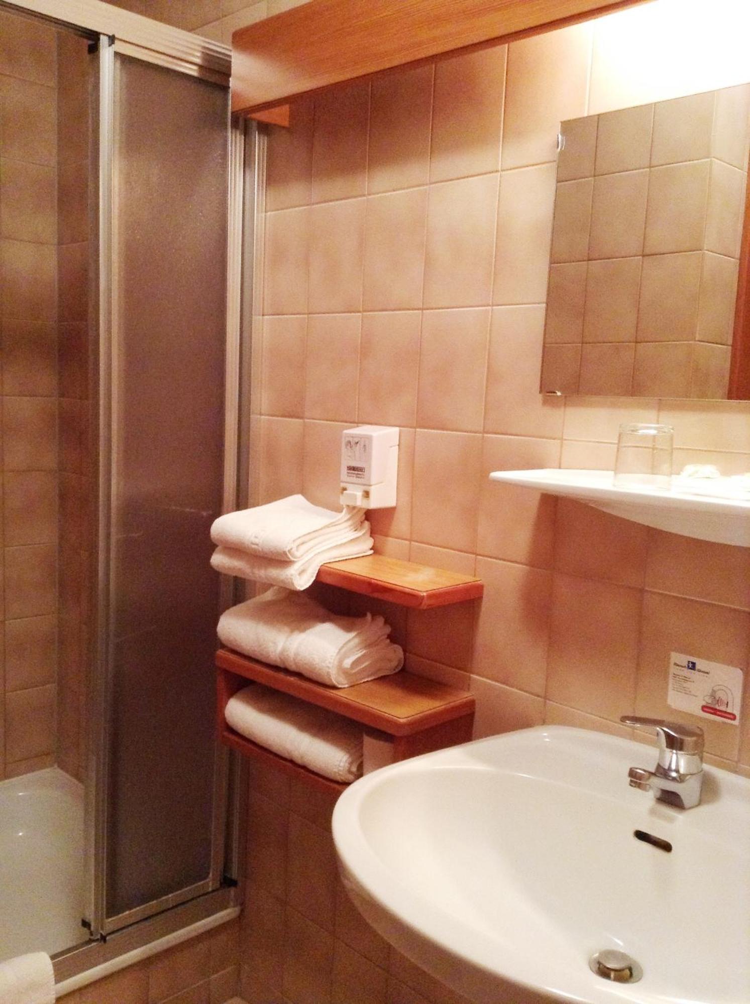 Hotel Gruenes Tuerl Bad Schallerbach Kültér fotó