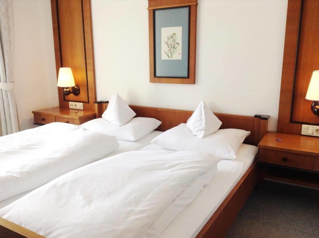 Hotel Gruenes Tuerl Bad Schallerbach Kültér fotó