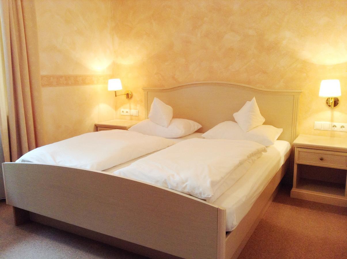Hotel Gruenes Tuerl Bad Schallerbach Szoba fotó