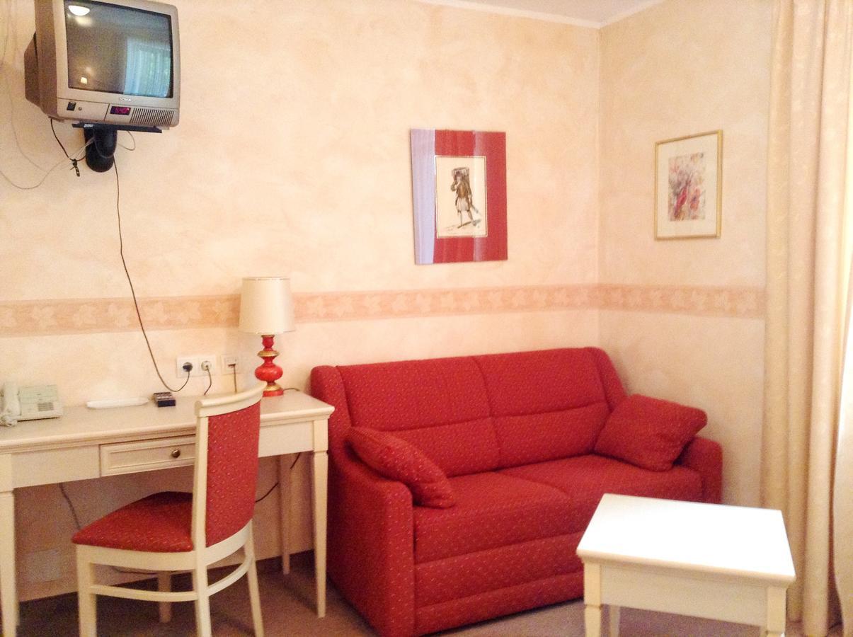Hotel Gruenes Tuerl Bad Schallerbach Szoba fotó