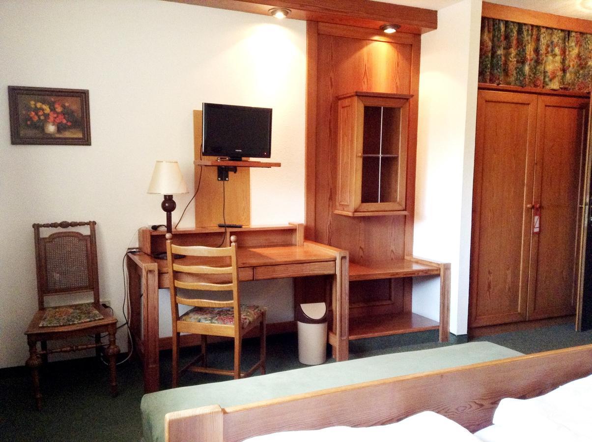 Hotel Gruenes Tuerl Bad Schallerbach Szoba fotó
